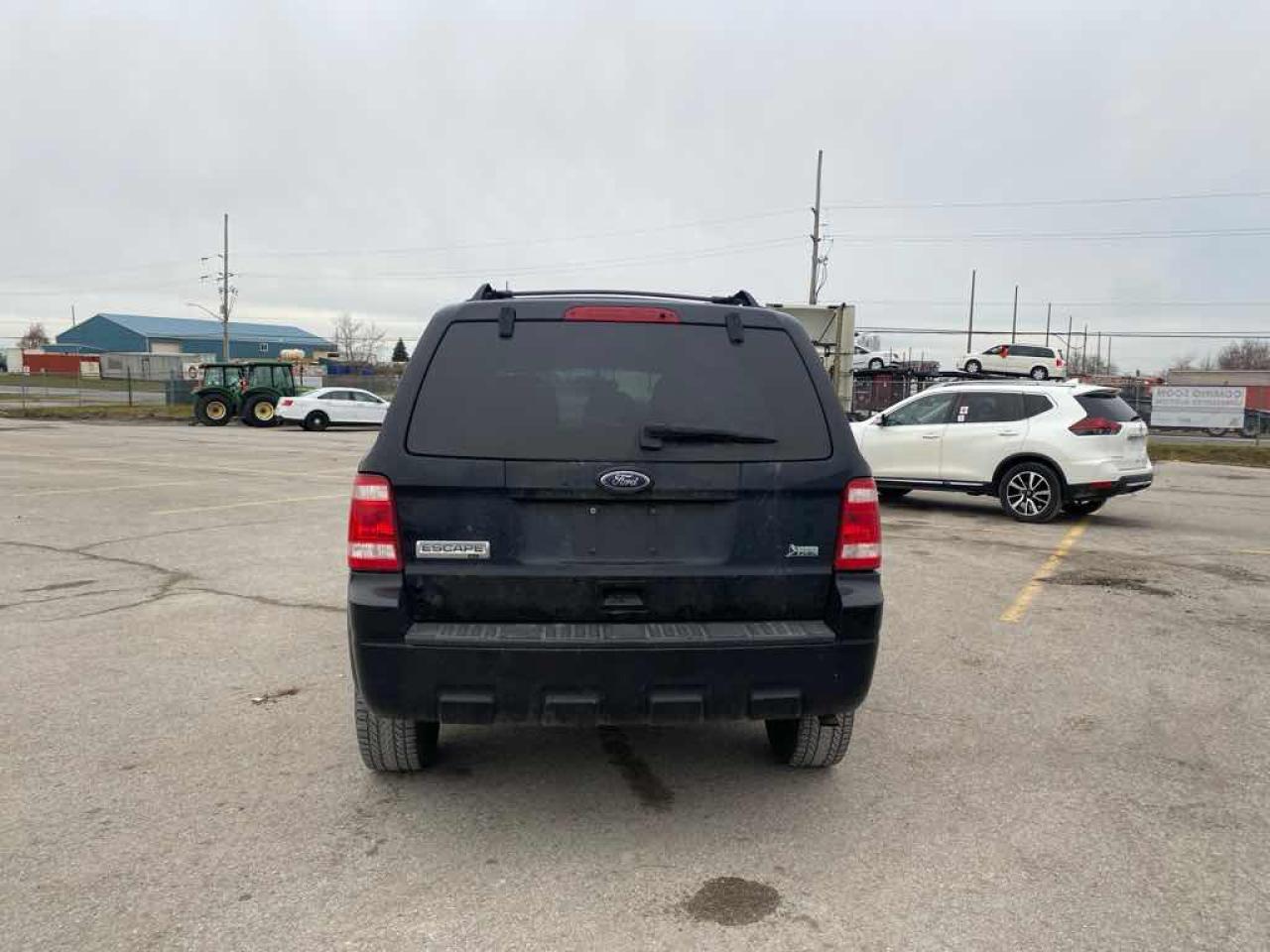 2010 Ford Escape XLT - Photo #5