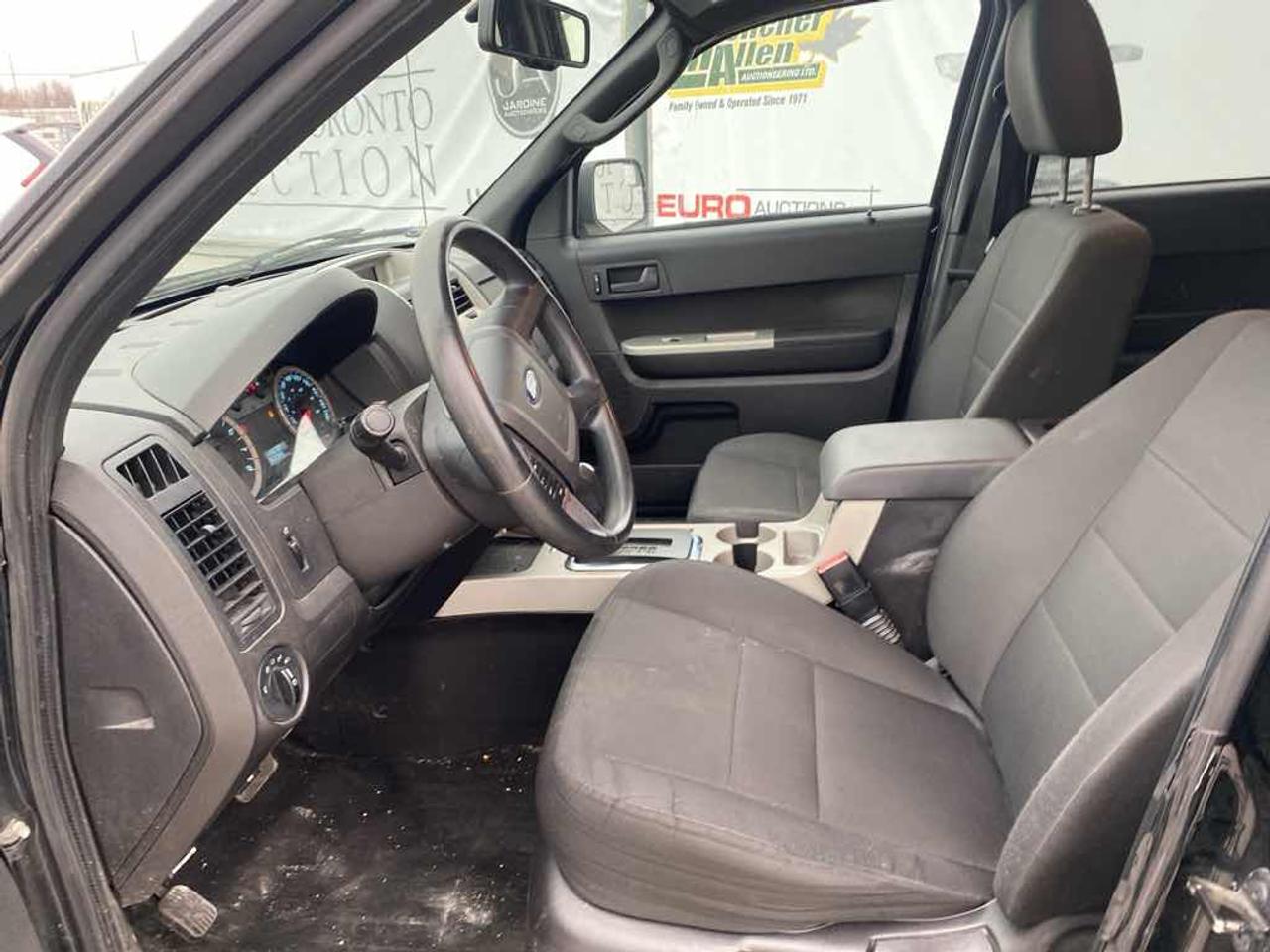 2010 Ford Escape XLT Photo