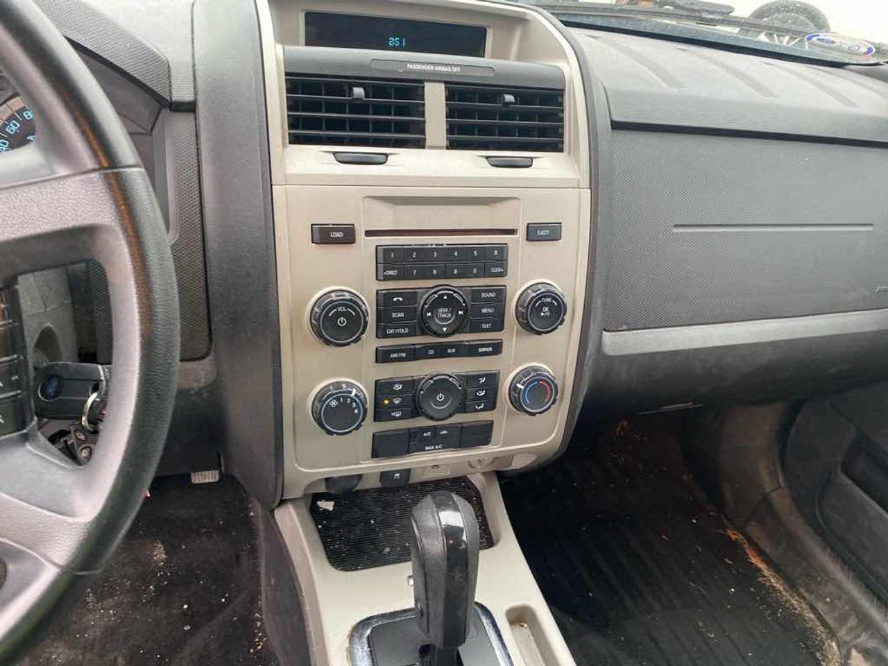 2010 Ford Escape XLT Photo