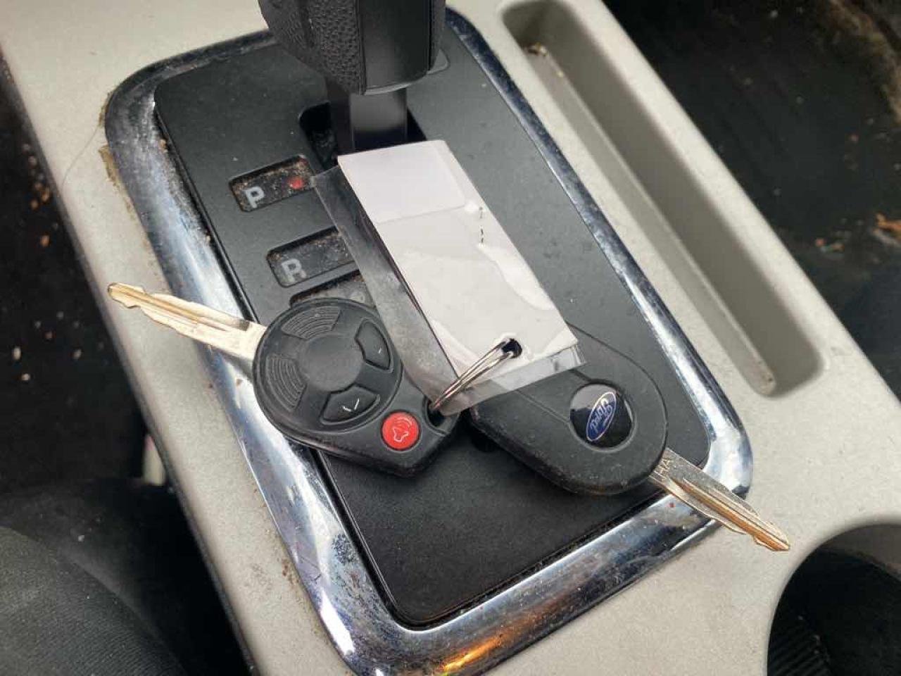 2010 Ford Escape XLT - Photo #11