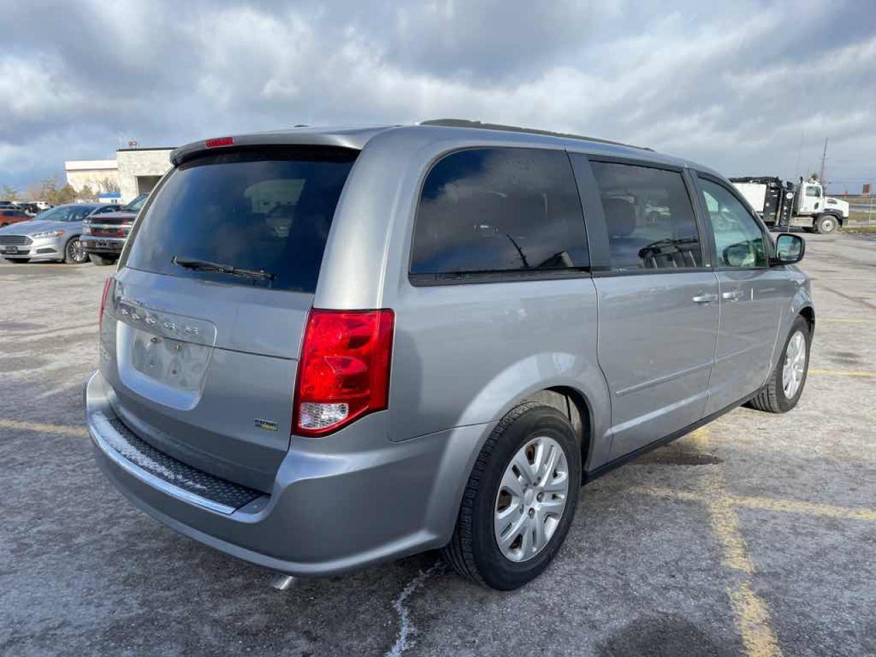 2013 Dodge Grand Caravan SE Photo3