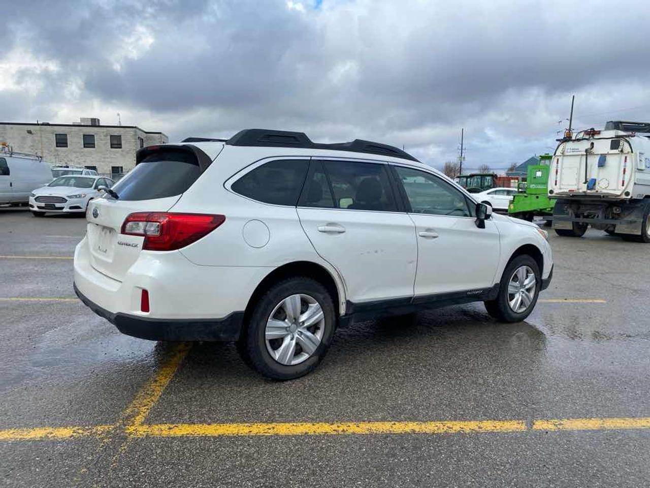 2015 Subaru Outback 2.5i Photo