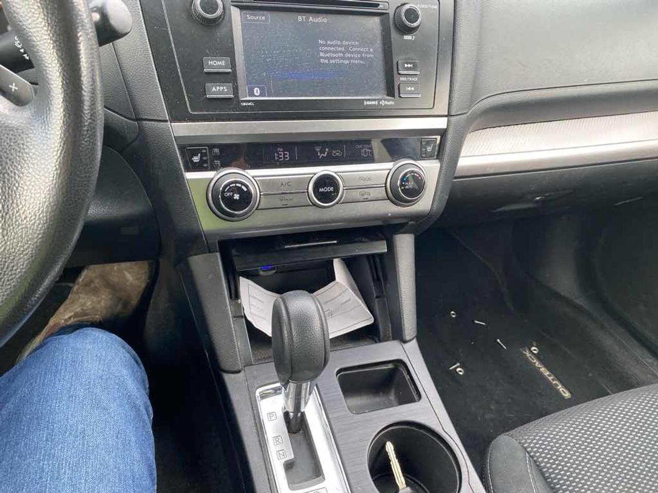 2015 Subaru Outback 2.5i Photo