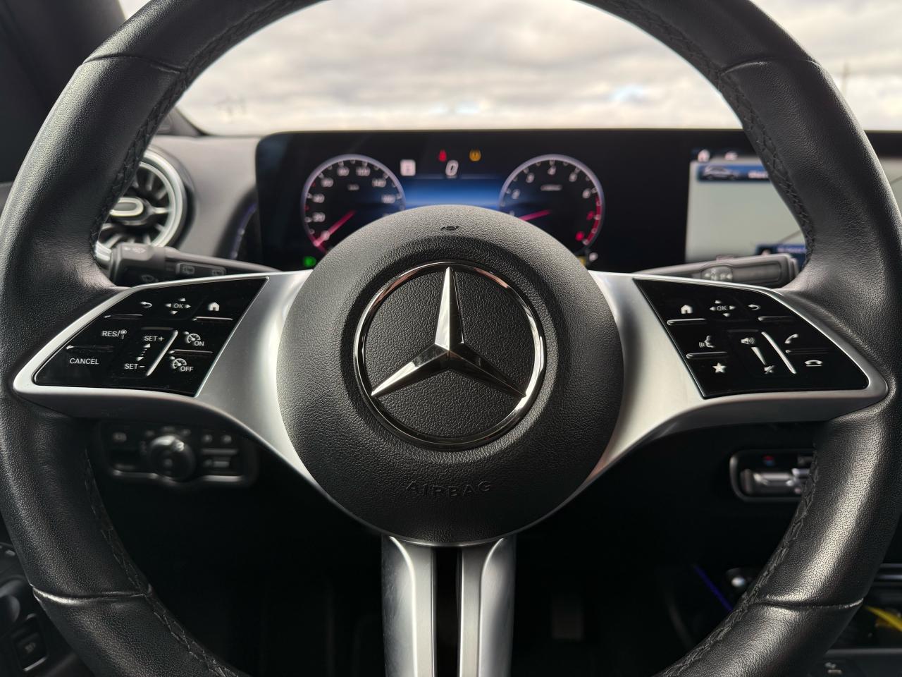 2024 Mercedes-Benz GLB 250 | Navigation | Backup Camera | Sunroof - Photo #16