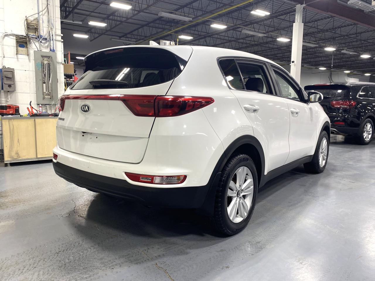 2019 Kia Sportage LX FWD Photo2