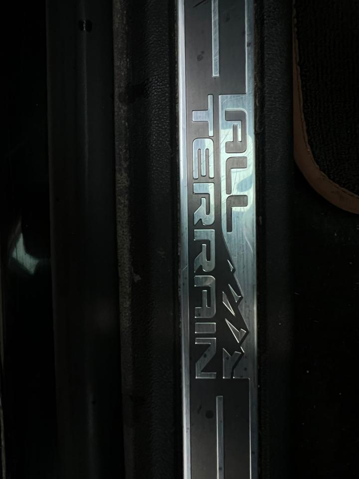 2017 GMC Acadia SLE - Photo #23