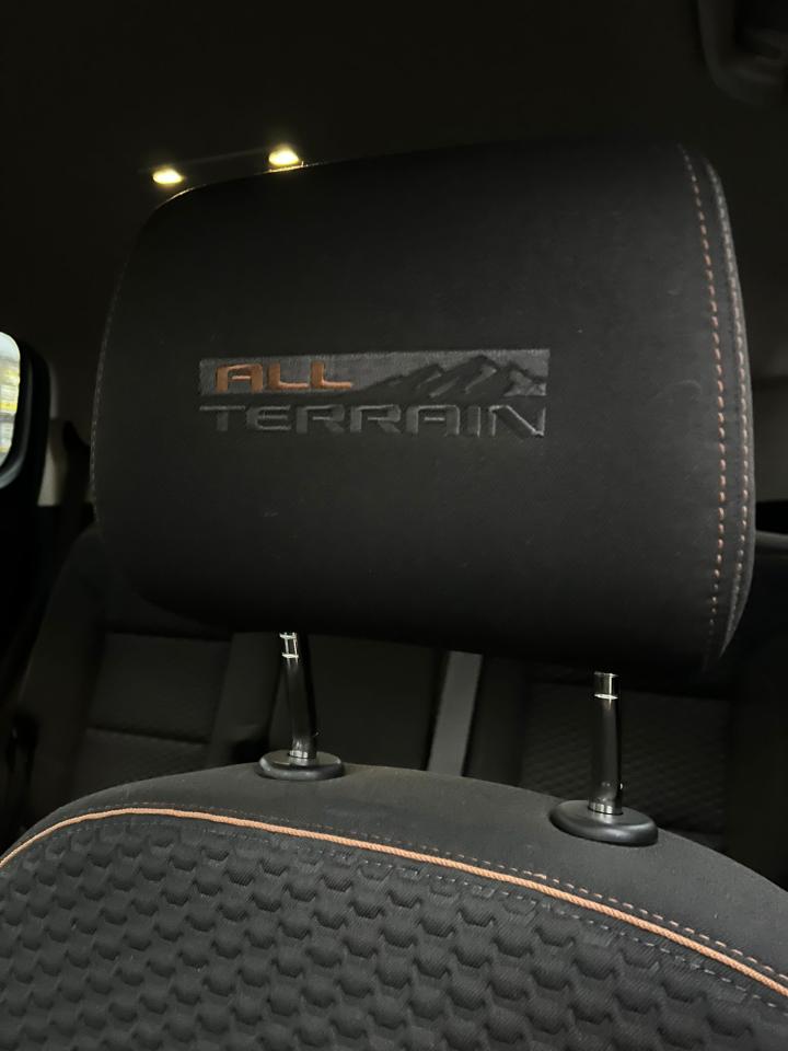 2017 GMC Acadia SLE - Photo #24