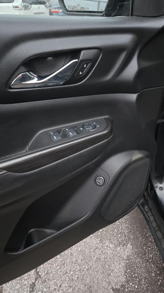 2017 GMC Acadia SLE - Photo #14