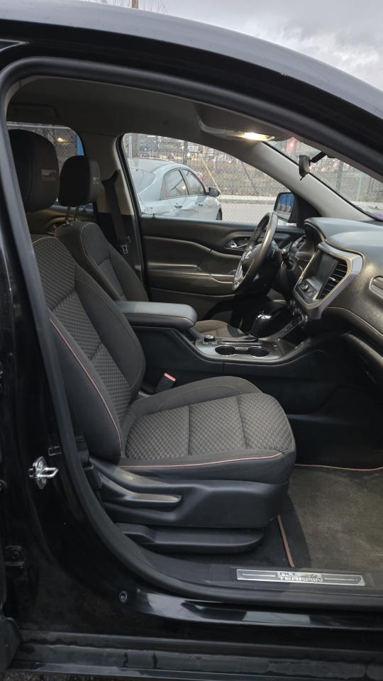 2017 GMC Acadia SLE - Photo #13