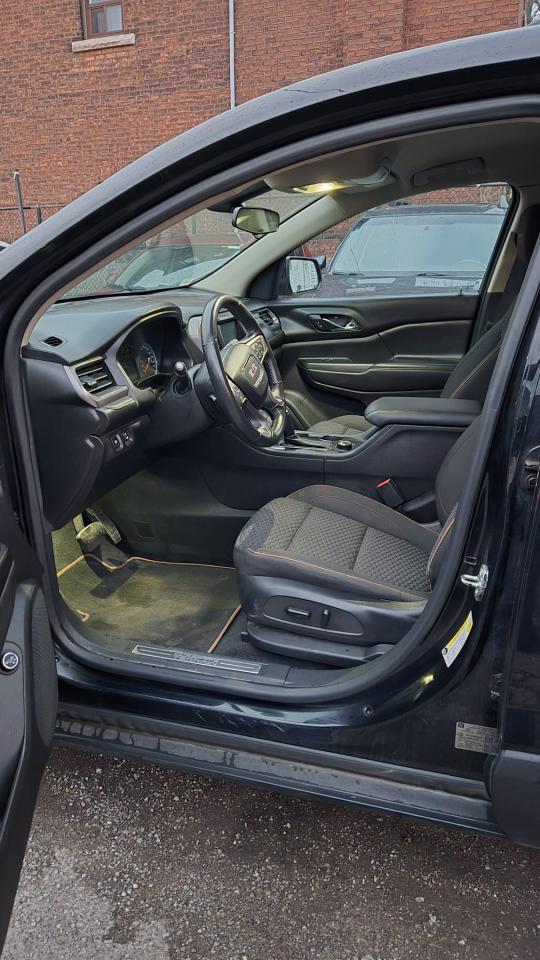 2017 GMC Acadia SLE - Photo #10