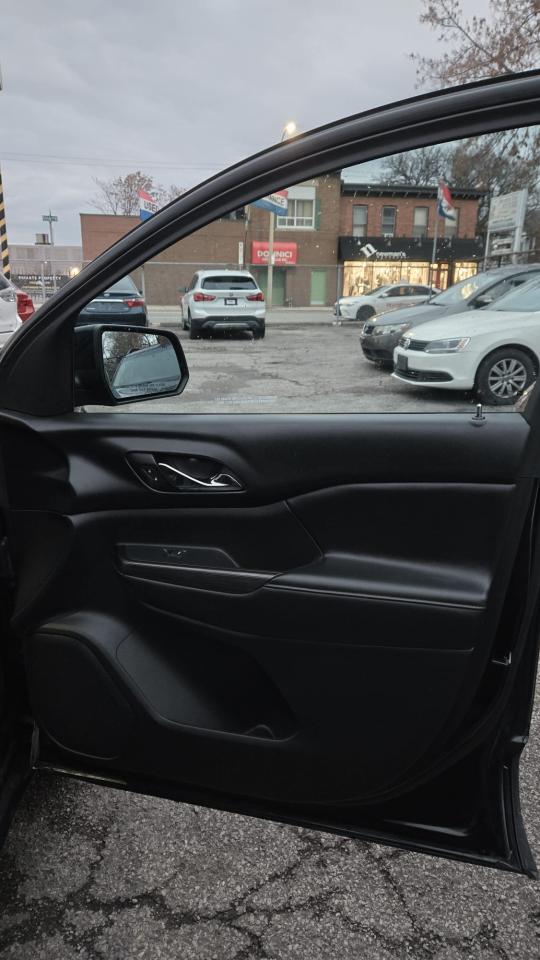 2017 GMC Acadia SLE - Photo #15