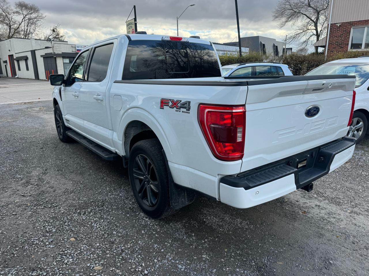 2022 Ford F-150 FX4 - Photo #6