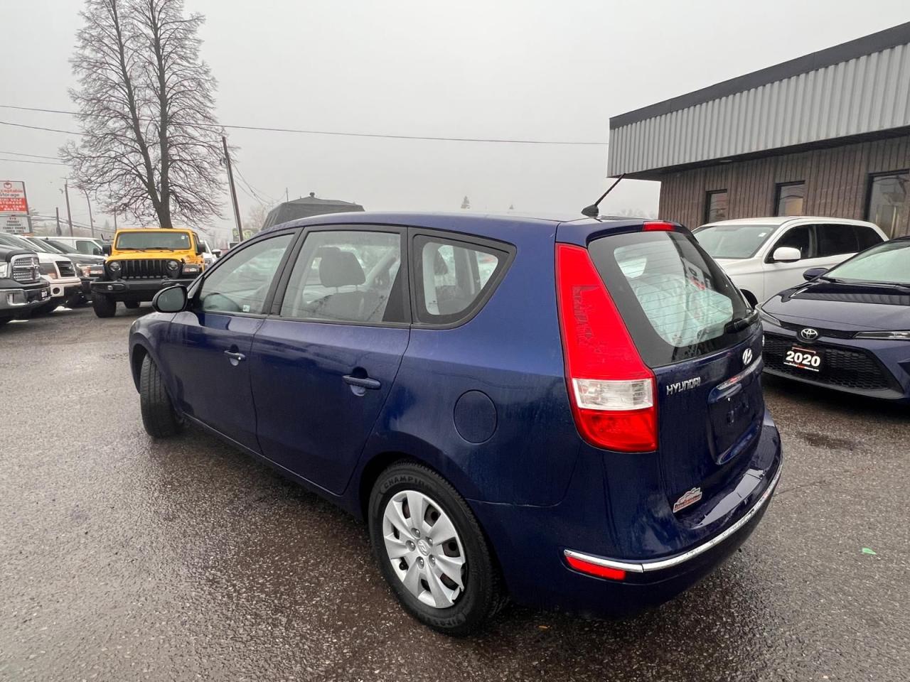 2012 Hyundai Elantra Touring L - Photo #3