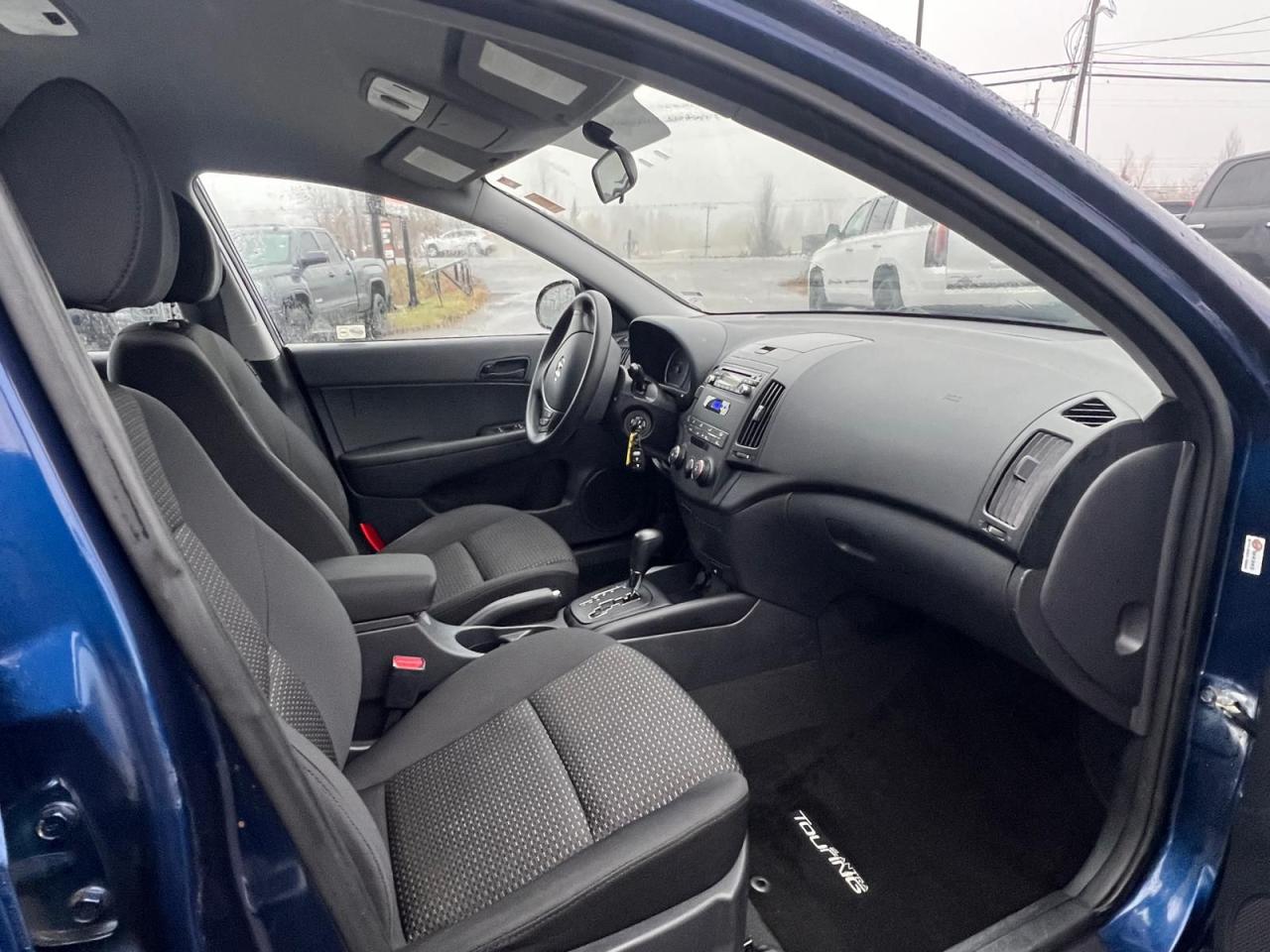 2012 Hyundai Elantra Touring L - Photo #9