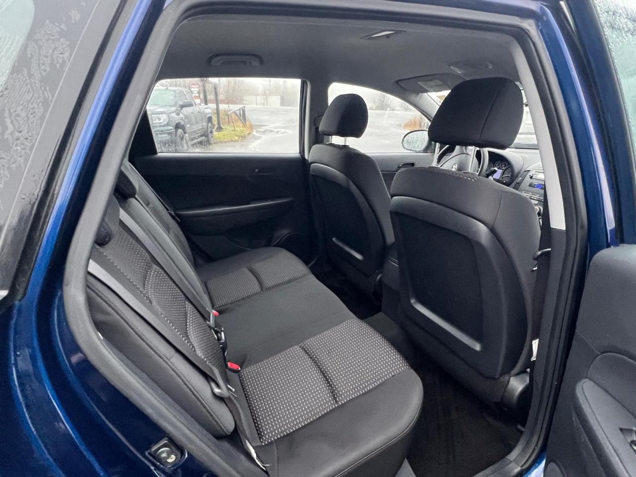 2012 Hyundai Elantra Touring L - Photo #11