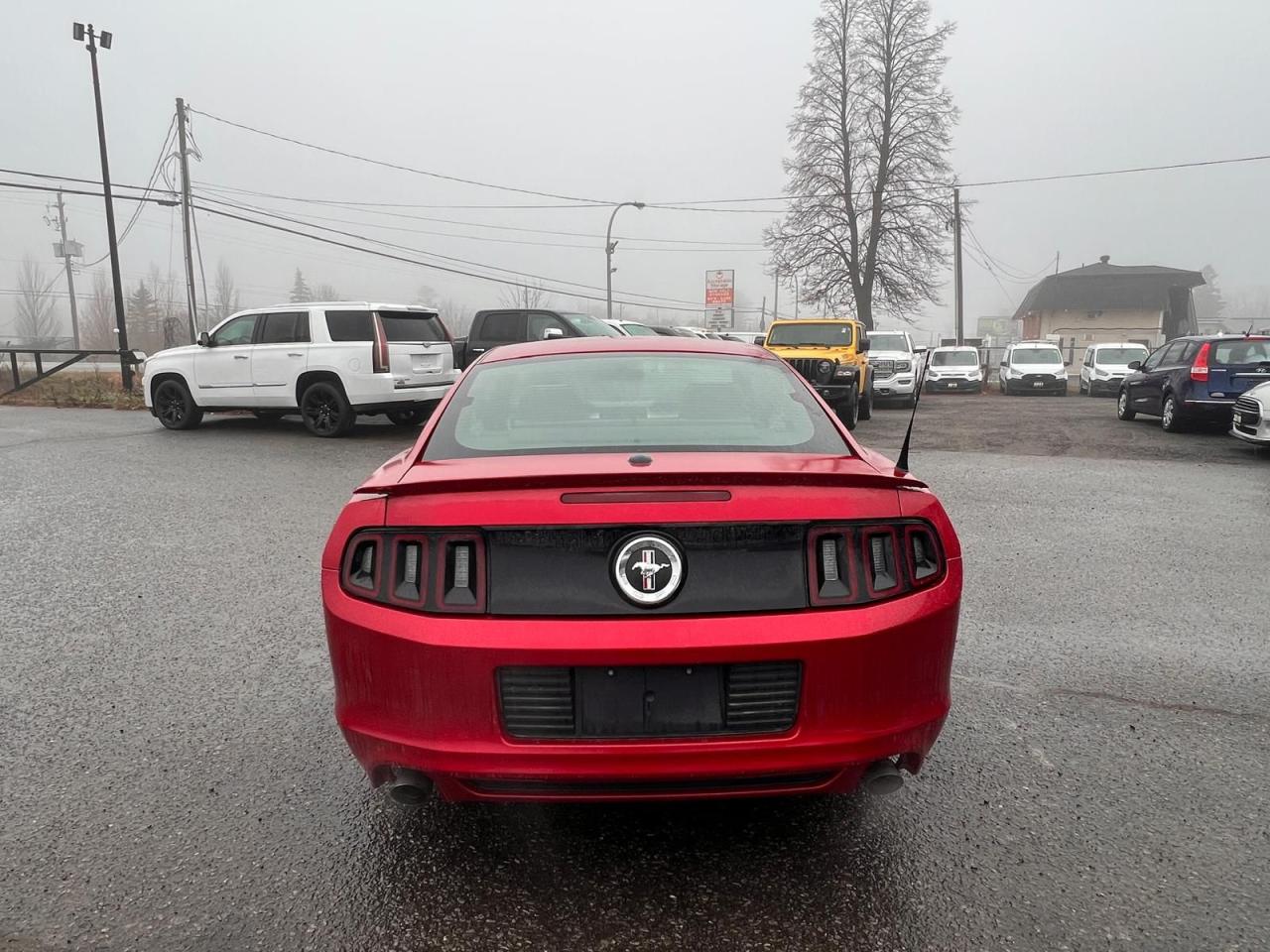 2013 Ford Mustang V6 Premium - Photo #4