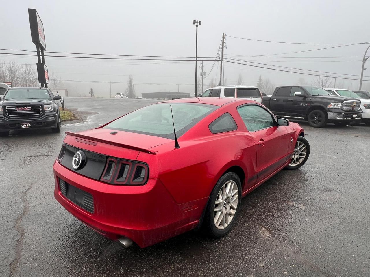 2013 Ford Mustang V6 Premium - Photo #5