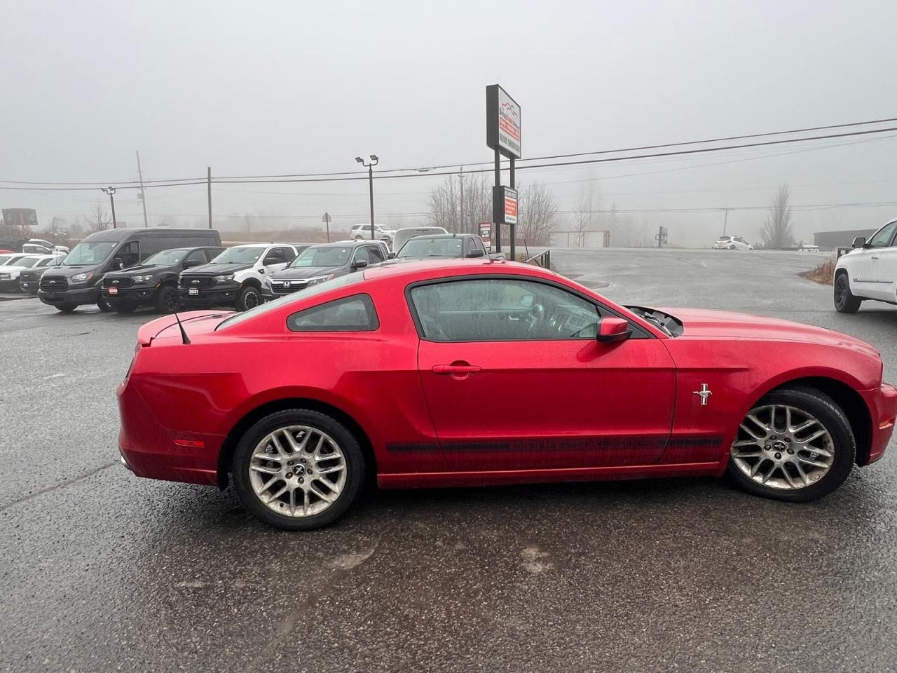 2013 Ford Mustang V6 Premium - Photo #6