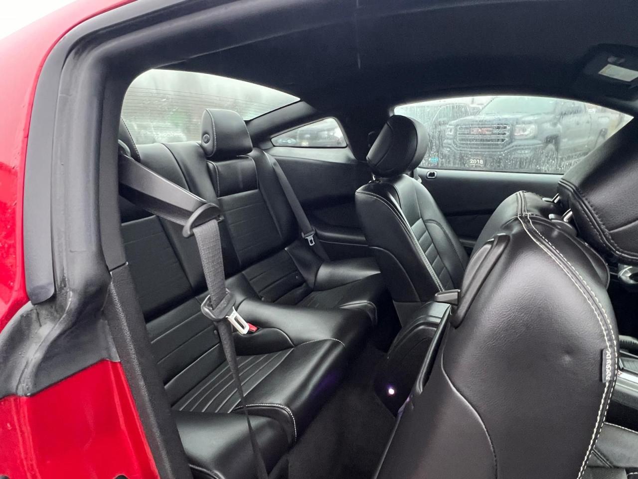 2013 Ford Mustang V6 Premium - Photo #11