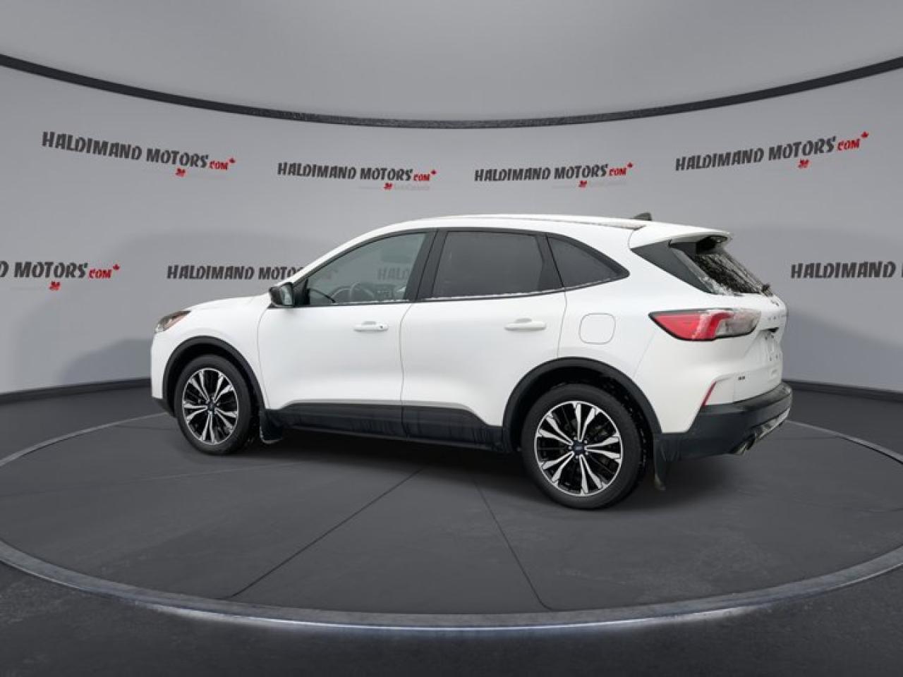 2022 Ford Escape SE | Remote Start | Heated Seats | Heated Steering Wheel Photo