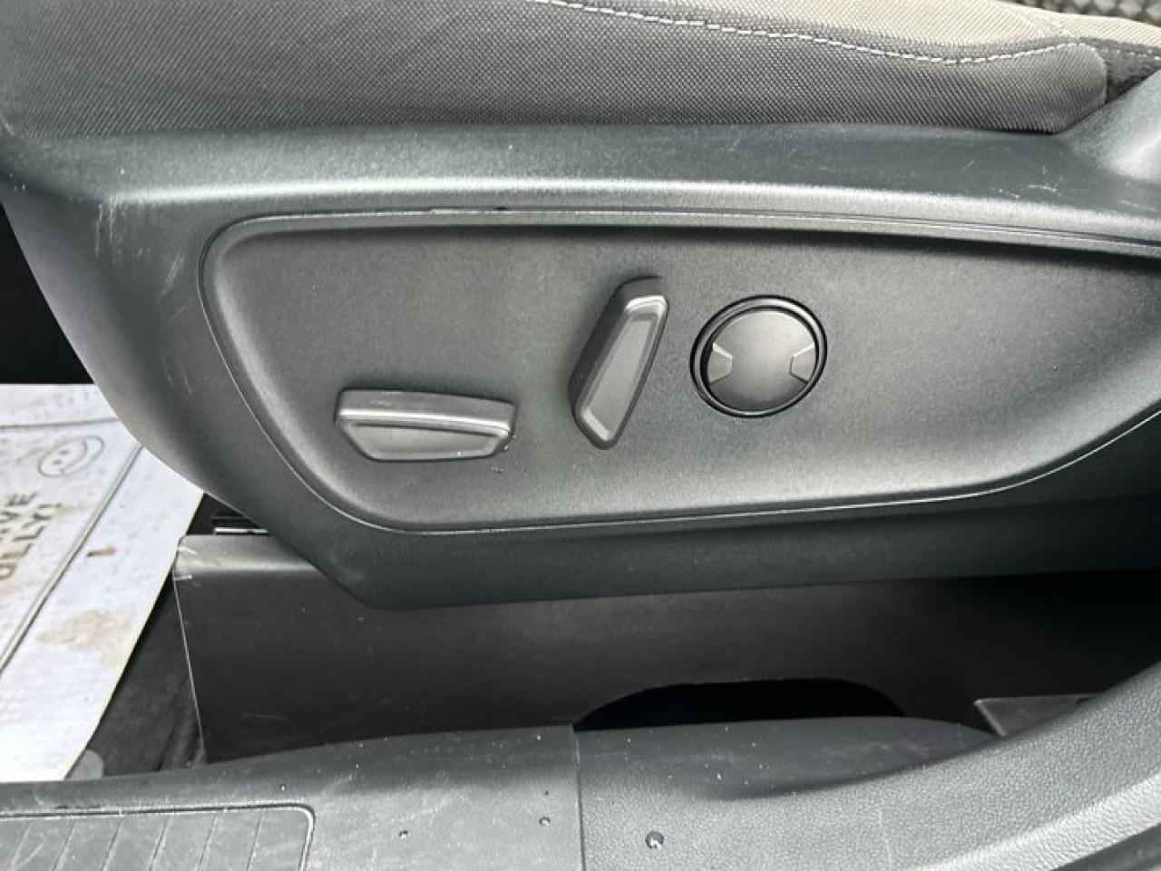 2022 Ford Escape SE | Remote Start | Heated Seats | Heated Steering Wheel Photo