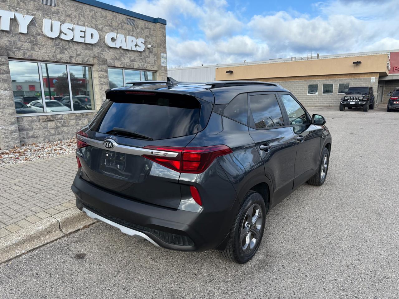 2021 Kia Seltos LX Photo2