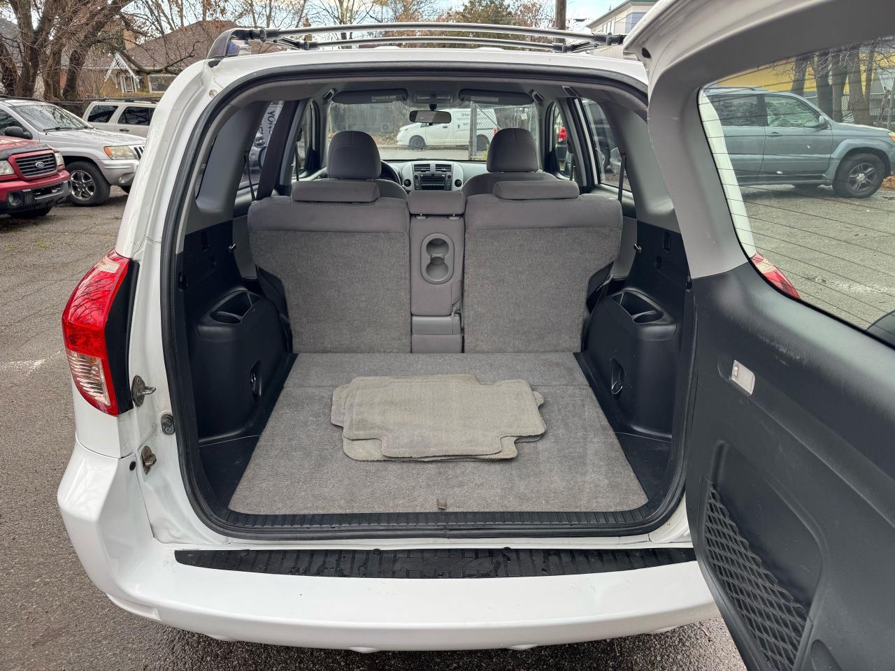 2008 Toyota RAV4 - 4WD - Photo #17