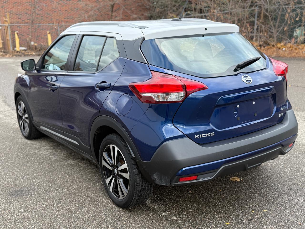 2019 Nissan Kicks SR Photo
