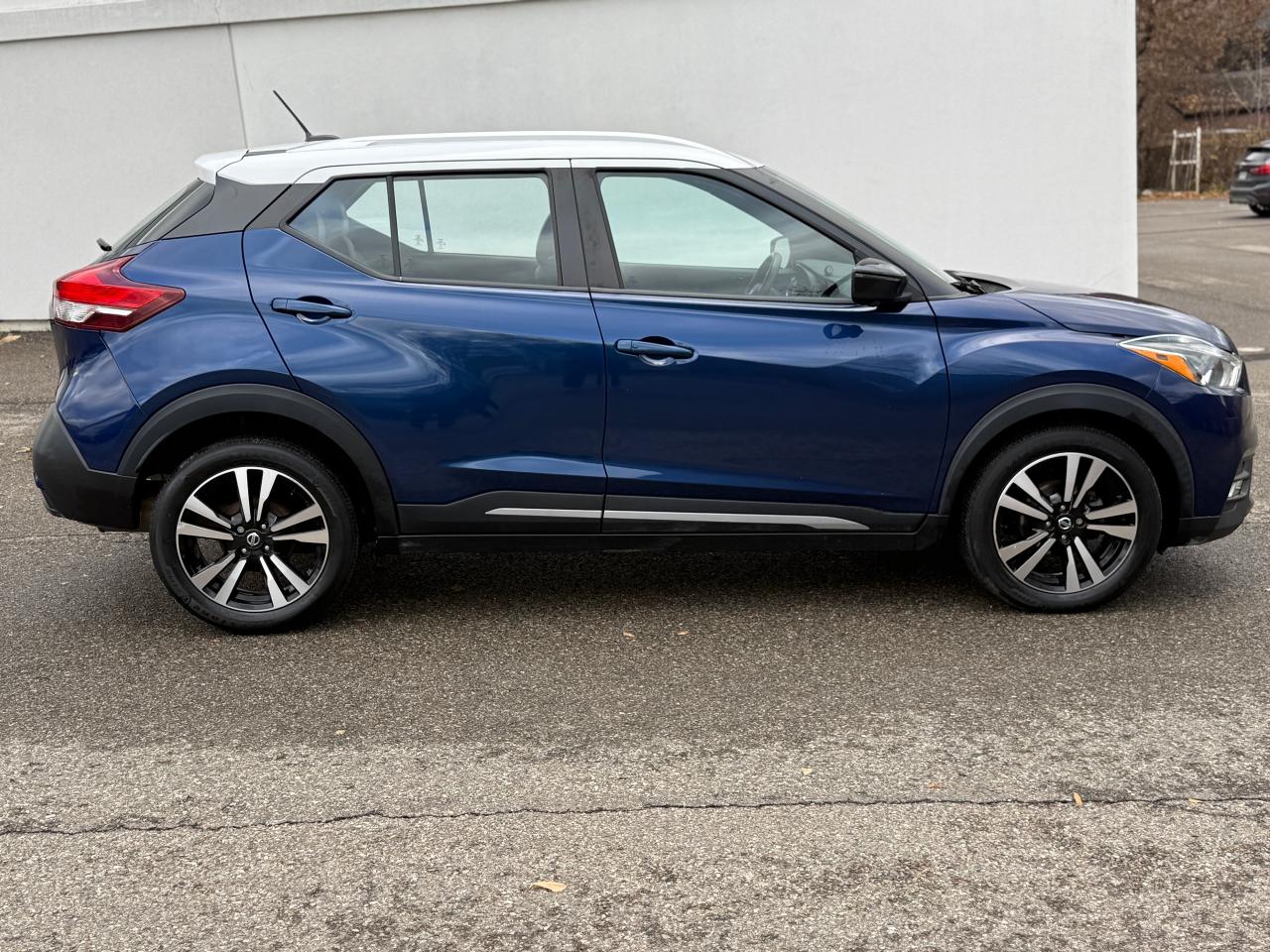 2019 Nissan Kicks SR - Photo #4