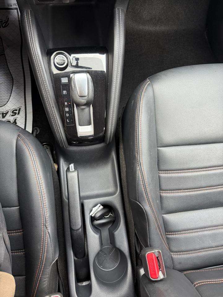 2019 Nissan Kicks SR Photo