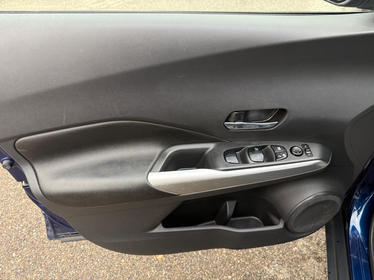 2019 Nissan Kicks SR Photo