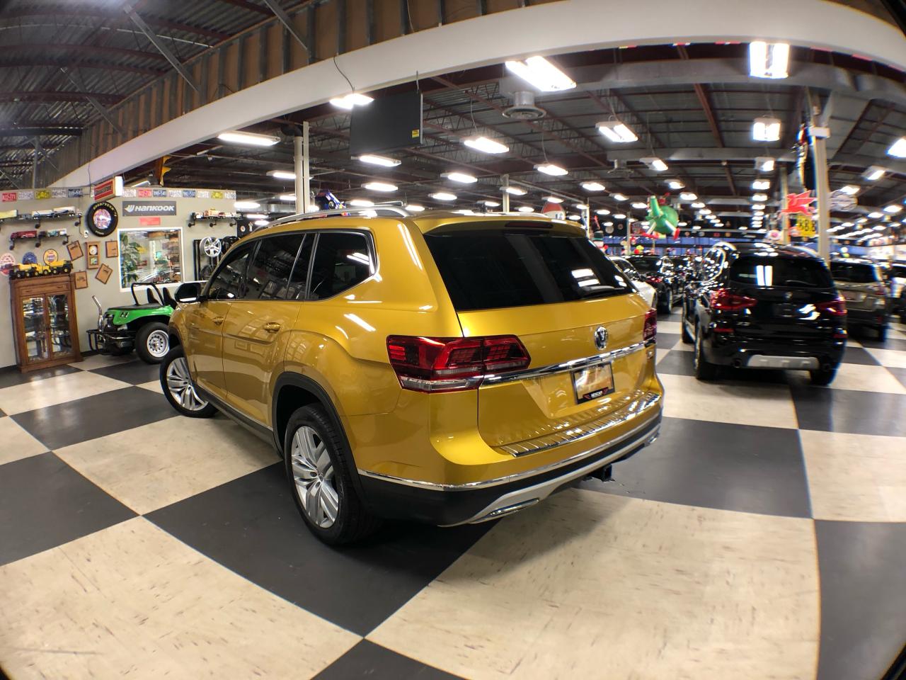 2018 Volkswagen Atlas EXECLINE AWD 6 PASS LEATHER PANO/ROOF NAVI CAMERA Photo3