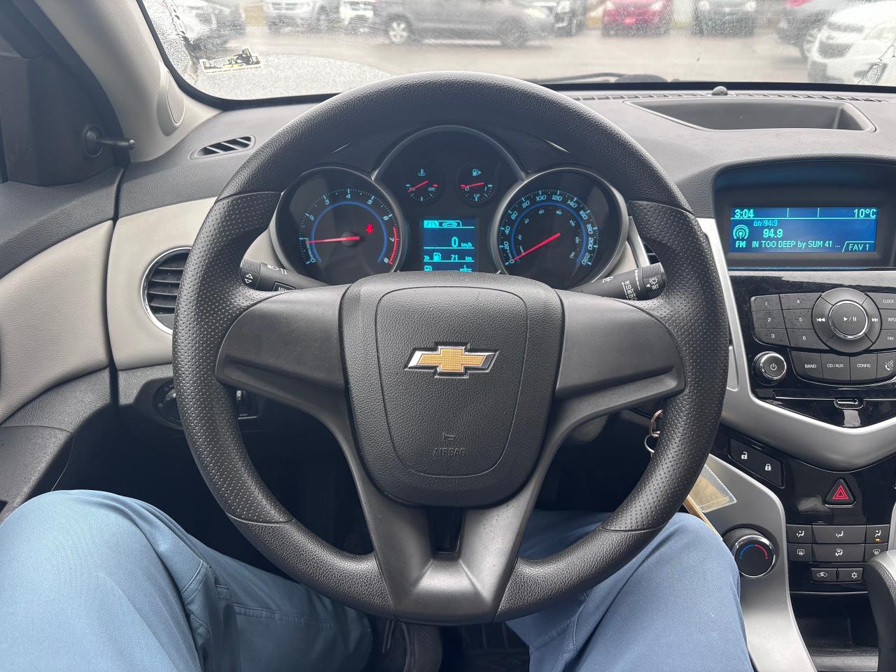 2013 Chevrolet Cruze LS GREAT WINTER CAR - Photo #16