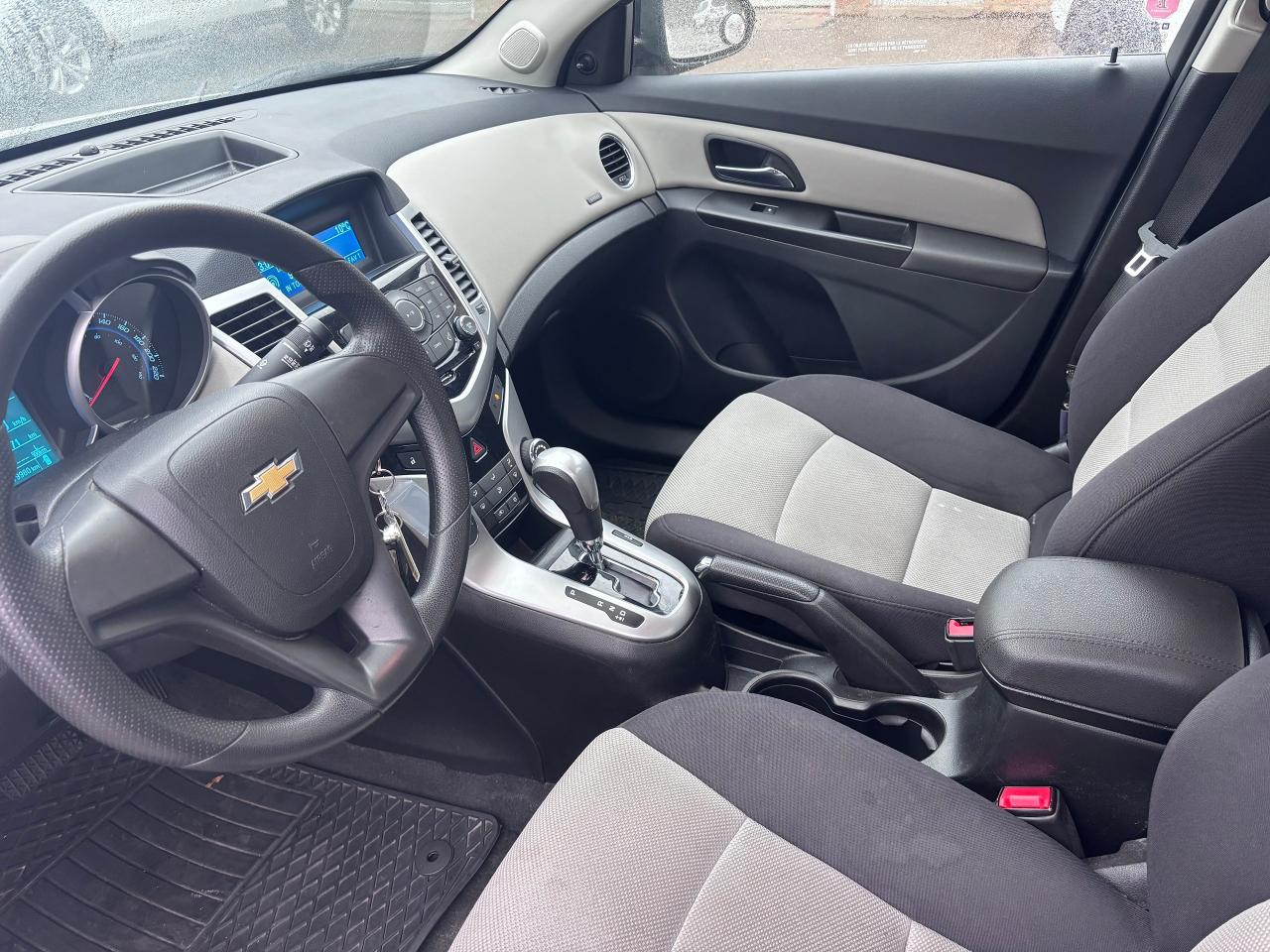 2013 Chevrolet Cruze LS GREAT WINTER CAR - Photo #14