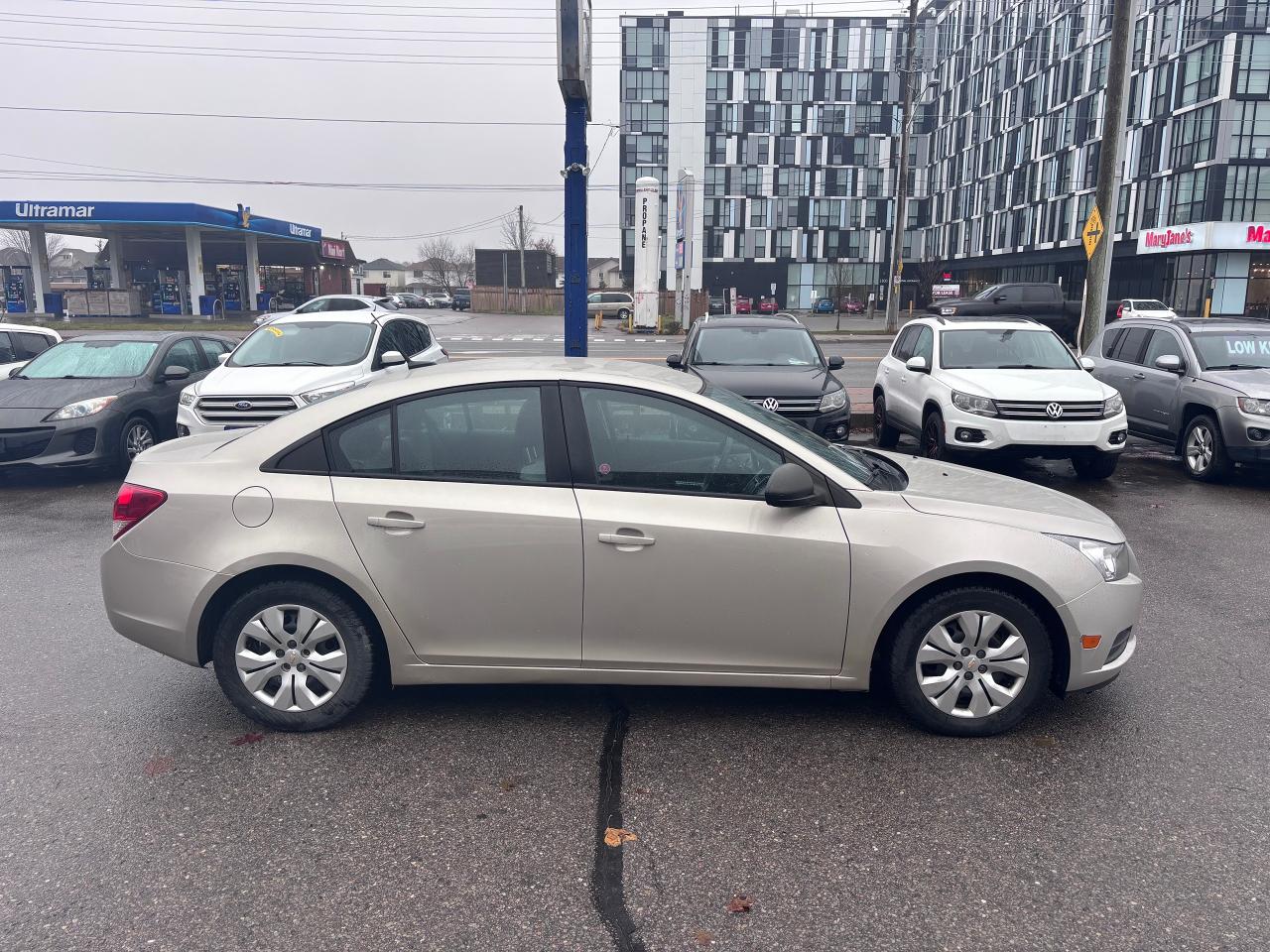 2013 Chevrolet Cruze LS GREAT WINTER CAR - Photo #6