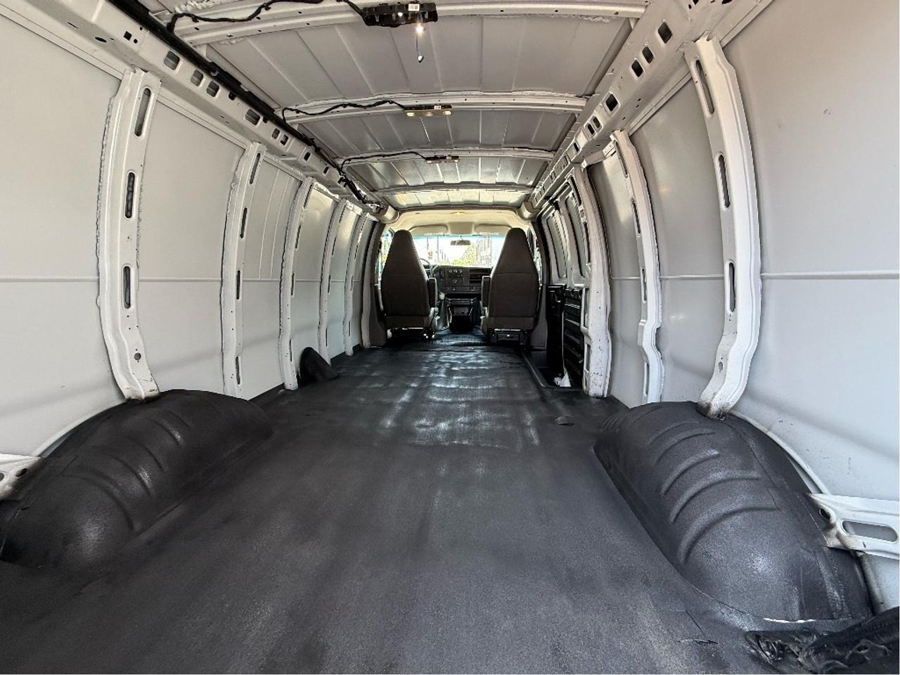 2020 Chevrolet Express 2500 155 Long Wheel Base Certified LowKMs B.Cam Photo4