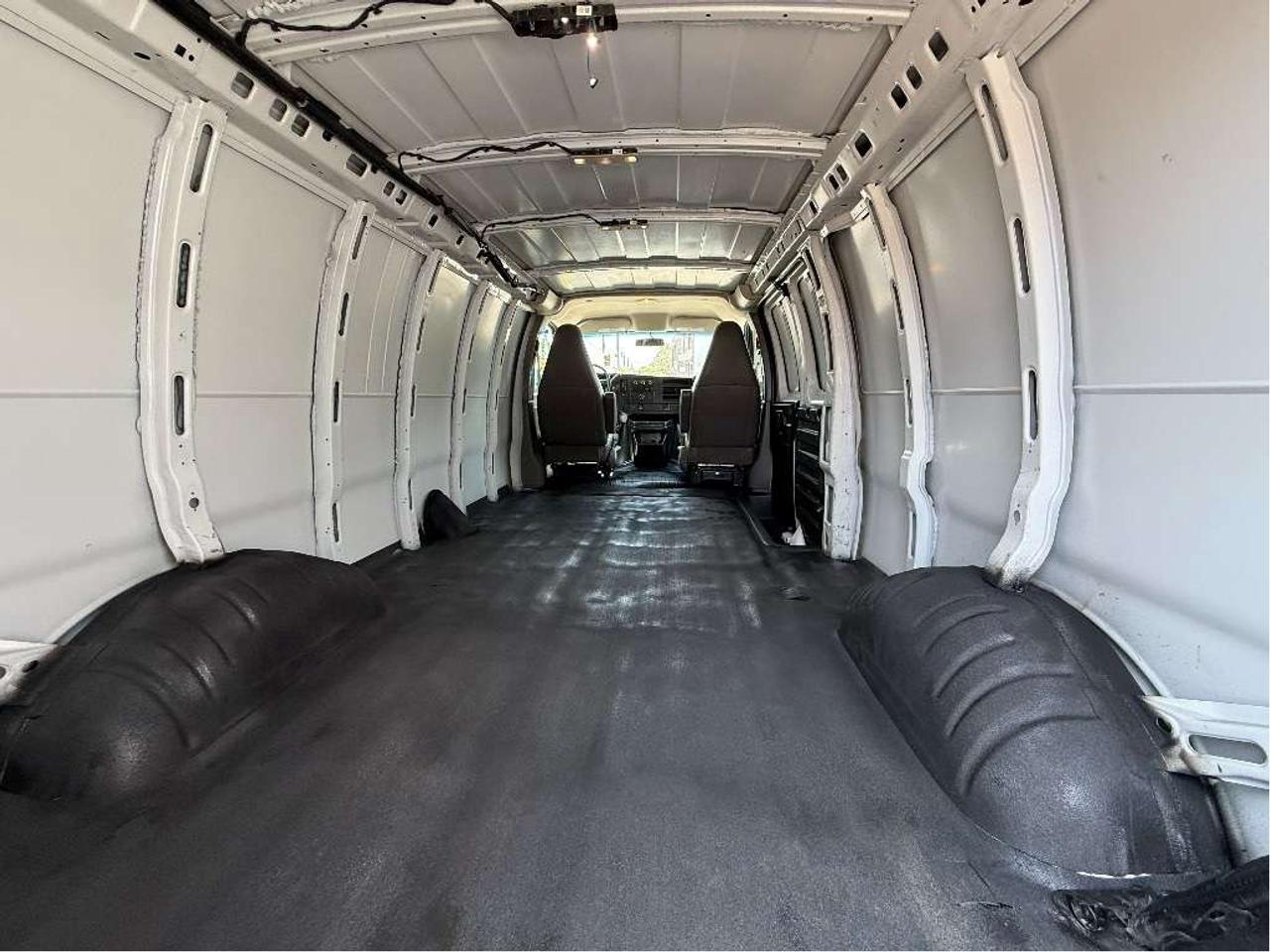 2020 Chevrolet Express 2500 2500 155 Long Wheel Base Certified LowKMs B.Cam Photo4