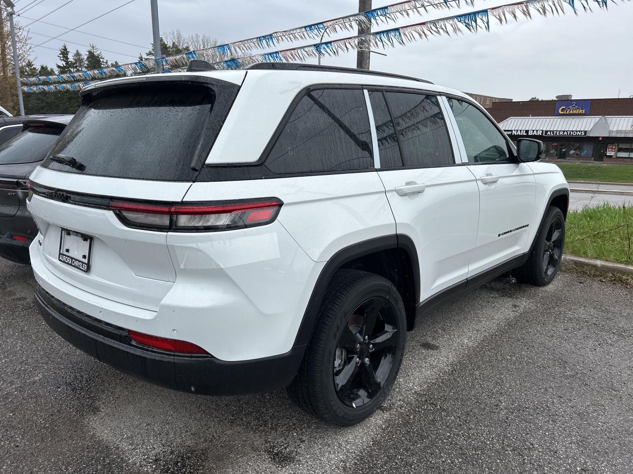 2024 Jeep Grand Cherokee ALTITUDE***4X4***LTHR***P/SUN***TRAILER TOW PKG+++ Photo3