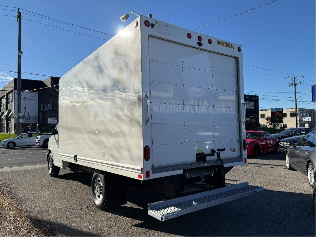 2023 GMC Savana 14 Foot Box! Rare CleanCarfax Warranty Ramp B.Cam Photo