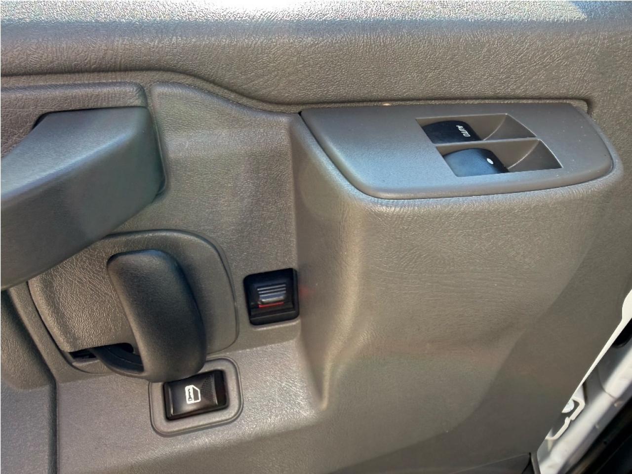 2023 GMC Savana 14 Foot Box! Rare CleanCarfax Warranty Ramp B.Cam Photo