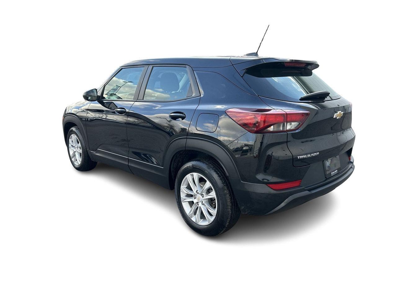 2021 Chevrolet TrailBlazer LS Low KM Rates from 4.99% Clean CarFax Photo