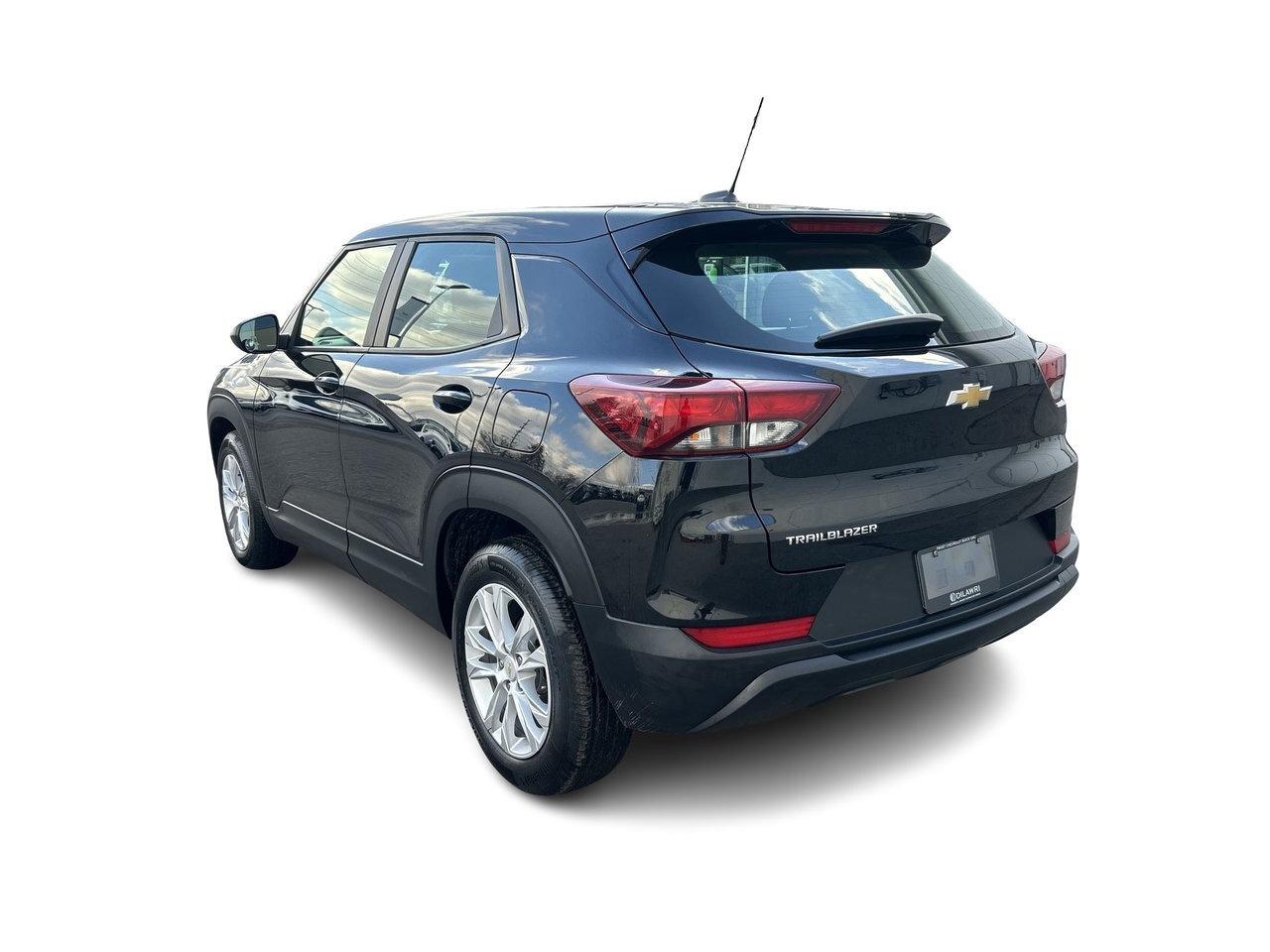 2021 Chevrolet TrailBlazer LS Low KM Rates from 4.99% Clean CarFax Photo