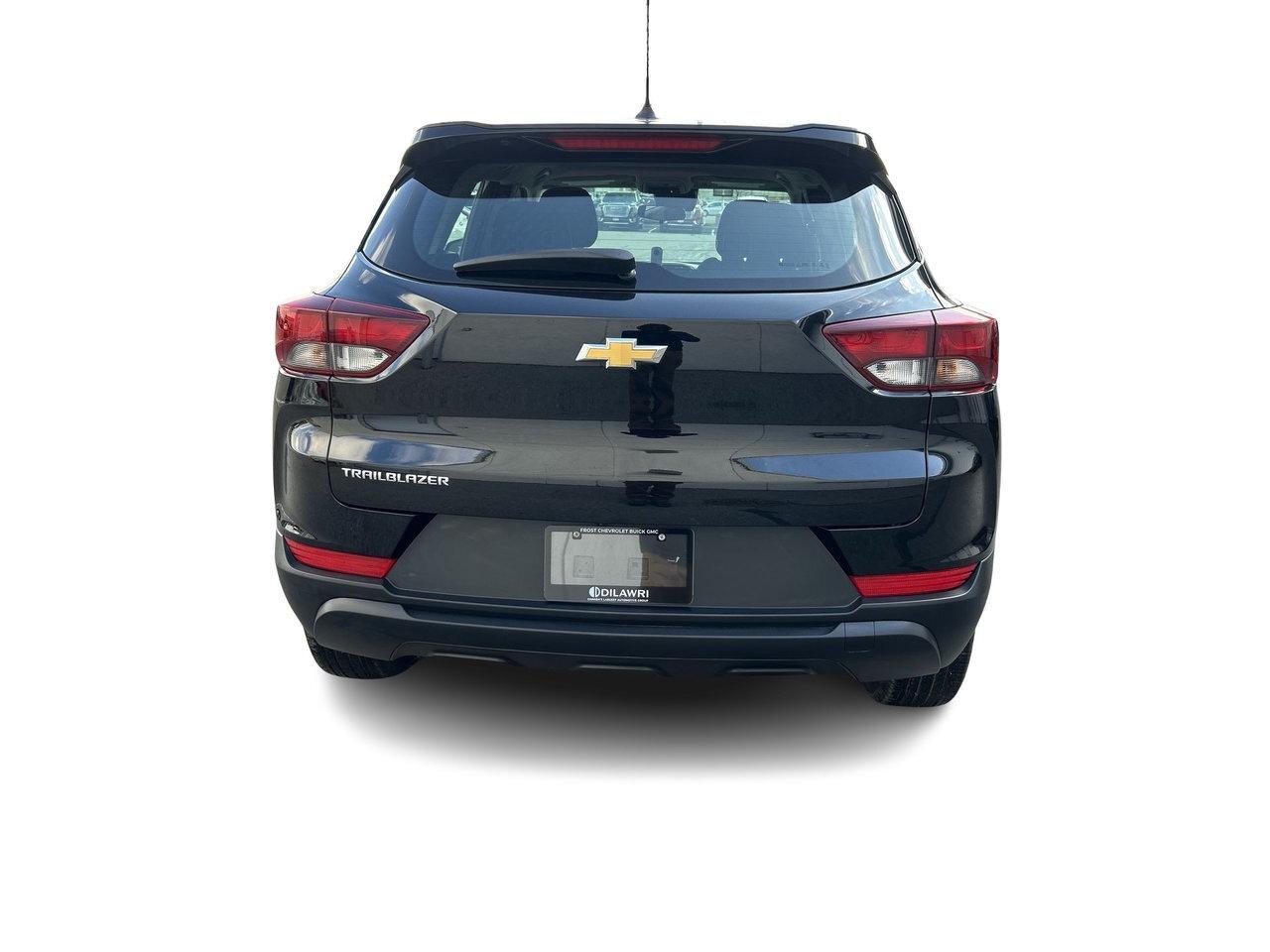 2021 Chevrolet TrailBlazer LS Low KM Rates from 4.99% Clean CarFax Photo