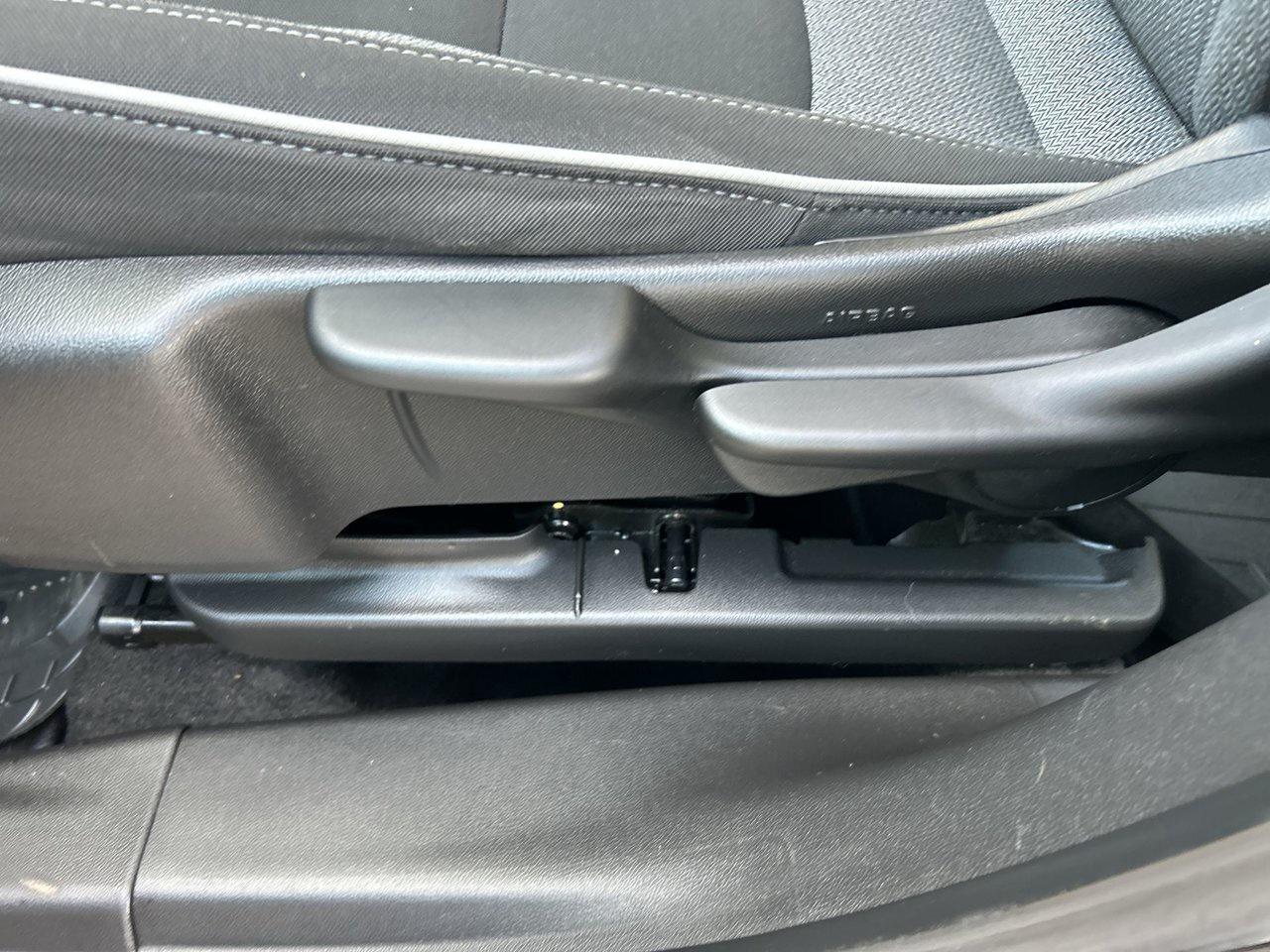 2021 Chevrolet TrailBlazer LS Low KM Rates from 4.99% Clean CarFax Photo