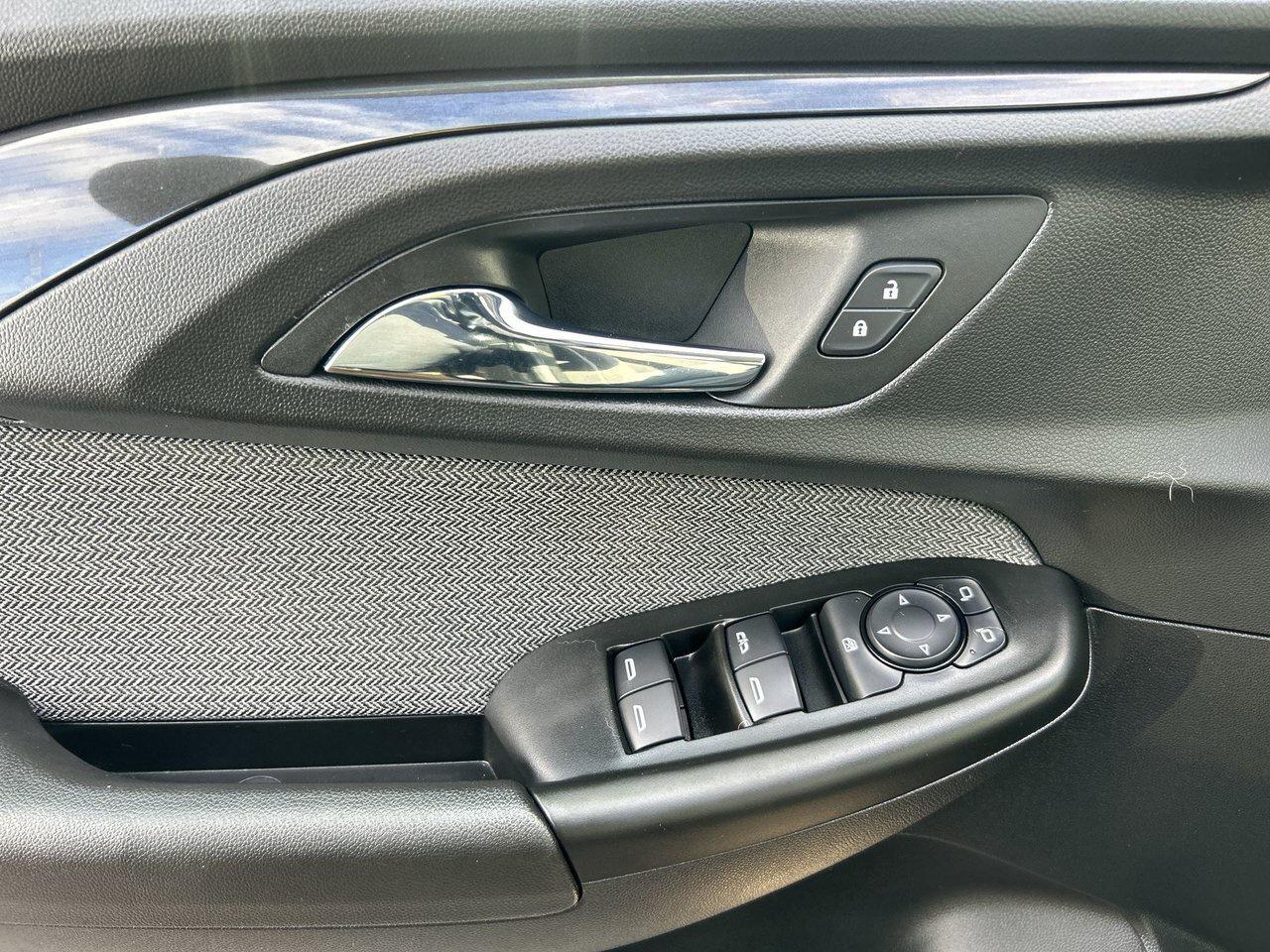 2021 Chevrolet TrailBlazer LS Low KM Rates from 4.99% Clean CarFax Photo