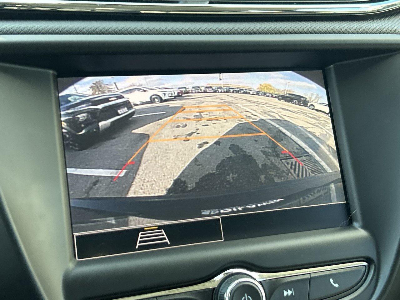 2021 Chevrolet TrailBlazer LS Low KM Rates from 4.99% Clean CarFax Photo