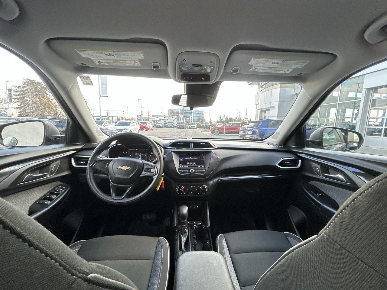 2021 Chevrolet TrailBlazer LS Low KM Rates from 4.99% Clean CarFax Photo