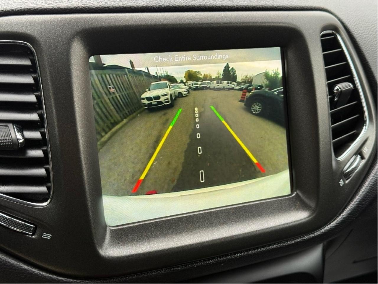 2019 Jeep Compass Trailhawk 4x4 Loaded Nav CarPlay CleanCarfax LowKM Photo