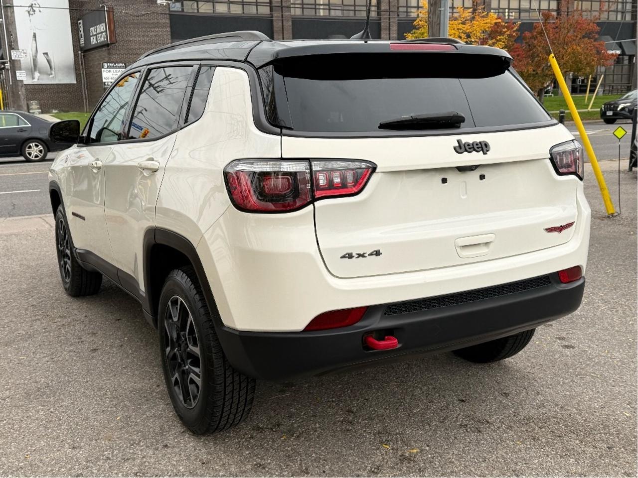 2019 Jeep Compass Trailhawk 4x4 Loaded Nav CarPlay CleanCarfax LowKM Photo