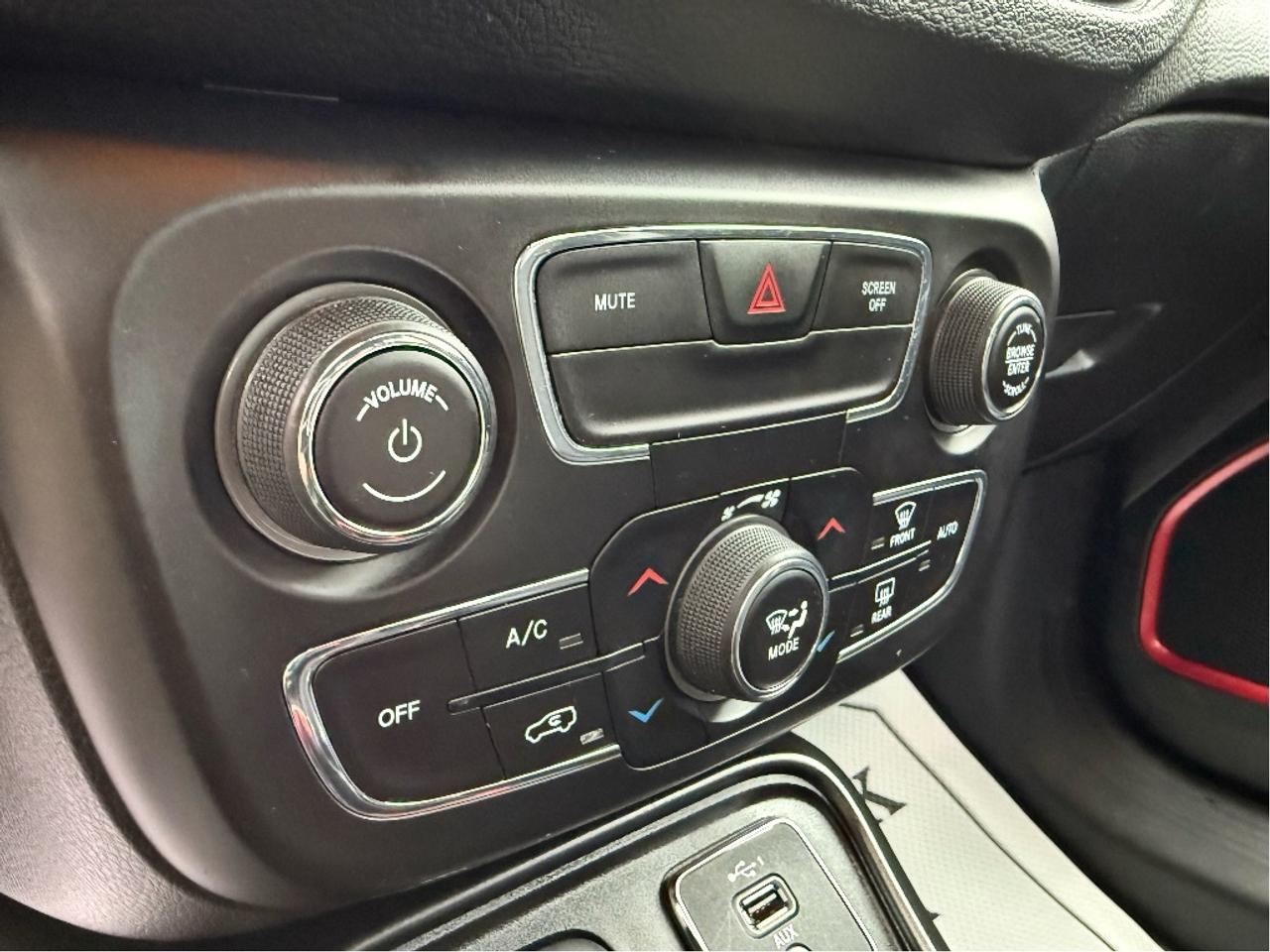 2019 Jeep Compass Trailhawk 4x4 Loaded Nav CarPlay CleanCarfax LowKM Photo